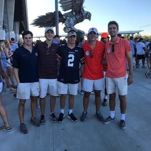 Meet your Posher, Hunter